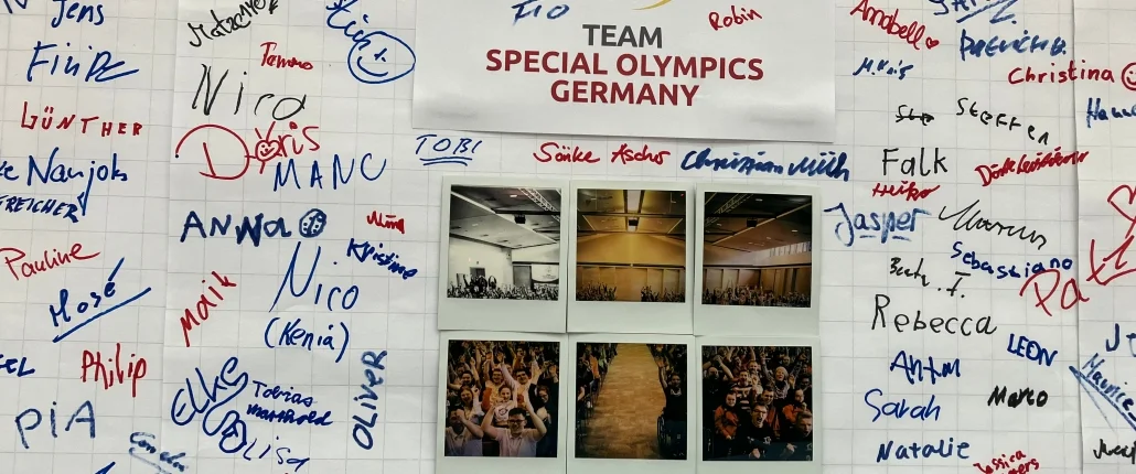 Menschen in einer Reihe